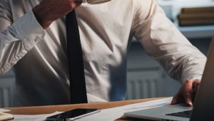 руководитель боится обидеть сотрудника